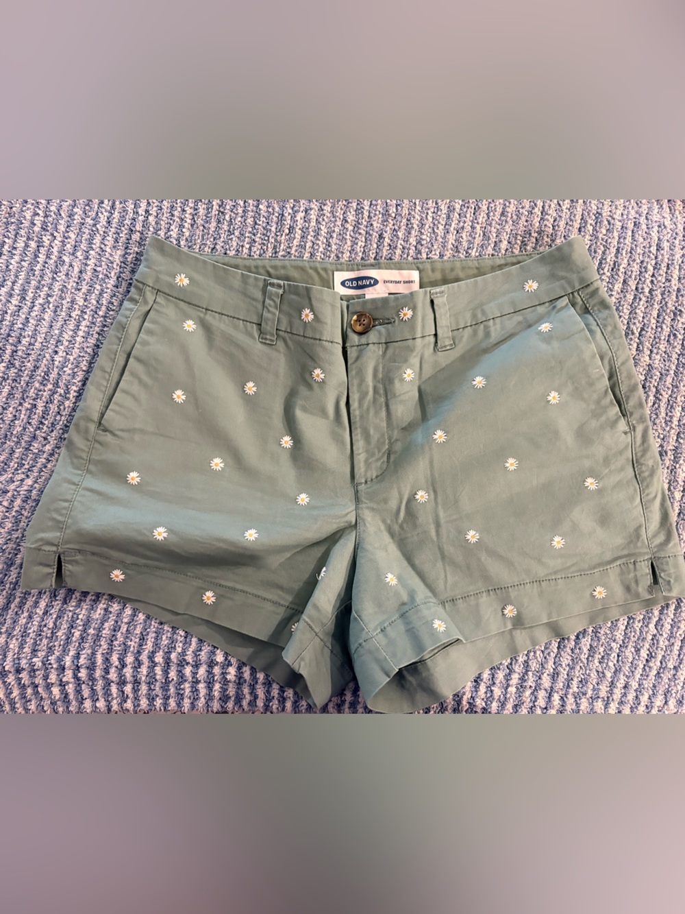 Old Navy Green Daisy Embroidered Shorts
